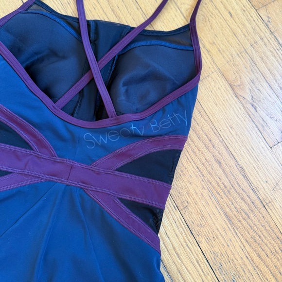 Sweaty Betty Zip Front One Piece Swimsuit - XS - Picture 6 of 8